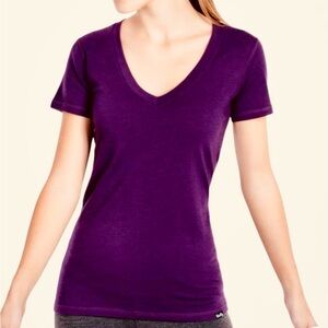 Woolly purple v-neck merino wool tee shirt size X Small